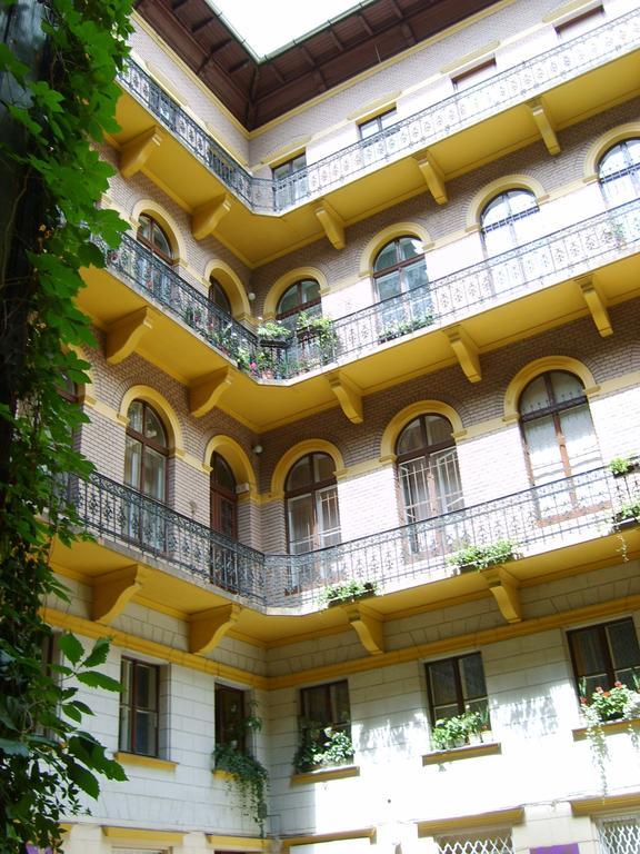 Cityheart Apartments Будапеща Стая снимка